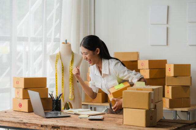 Ecommerce Fashion Entrepreneur Celebrates Success